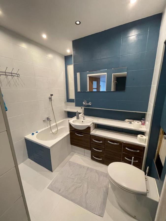 SuwałkiApartament Przy Aquaparkuアパートメント エクステリア 写真